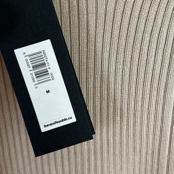 Banana Republic scoop back sweater - Picture 9 of 10